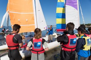 enfants cours de voile